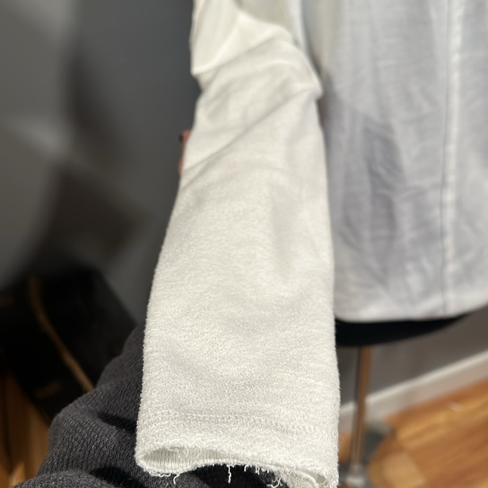 La Miel white long sleeve to texture sweater Lg seam down back Uneckline NWT - Picture 4 of 15